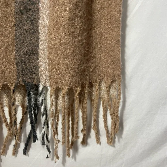 SALE Chunky Knit Khakis Tan Plaid Scarf - Picture 7 of 10
